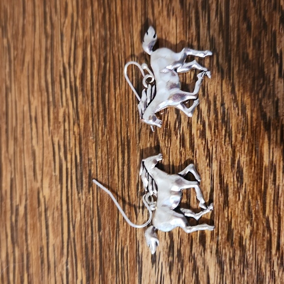 Jewelry - Silver toned horse earrings